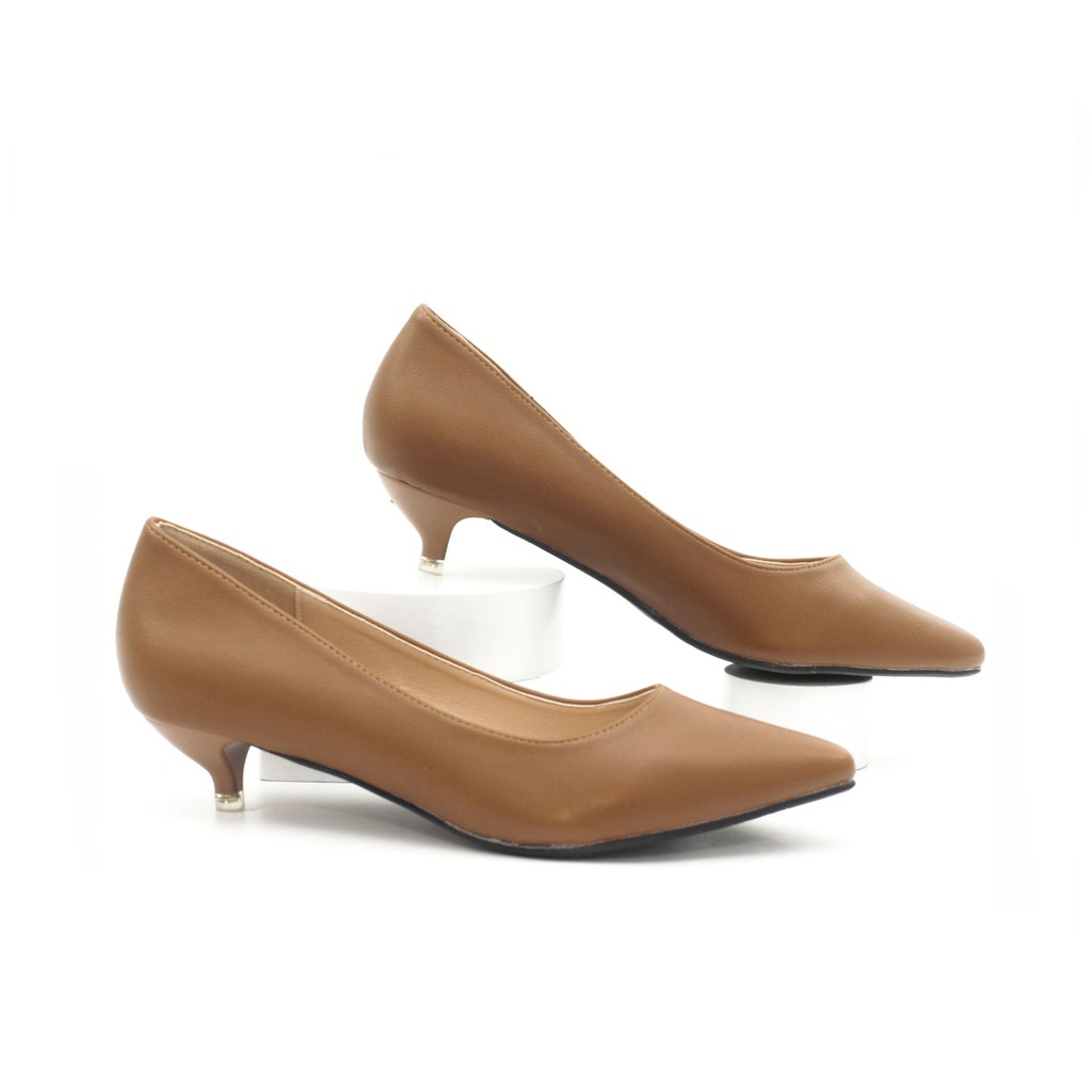 Giày Cao Gót 3cm Mũi Nhọn Gót Nhỏ Trơn Basic Màu Bò P074