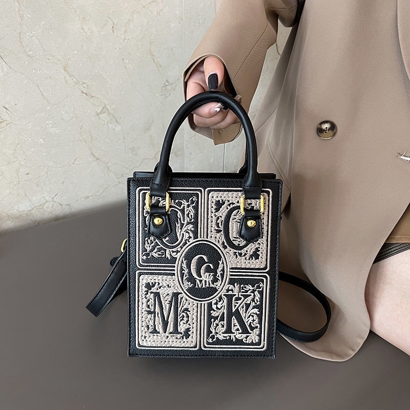 Túi Xách Tay Thêu Trang Trí Phong Cách Retro Cao Cấp Thời Trang 2022 Dành Cho Nữ