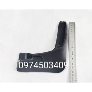 Chắn bùn bánh Daewoo Lanos
