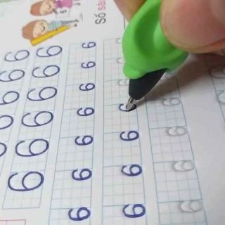 BỘ ĐỒ CHƠI TẬP TÔ CHO BÉ TỪ 4-6 TUỔI