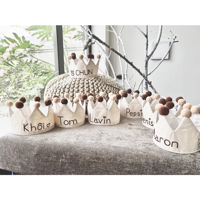 Vương miện thêu tên Hàn Quốc