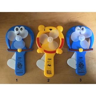Quạt bóp cầm tay Doremon và Gấu Pooh
