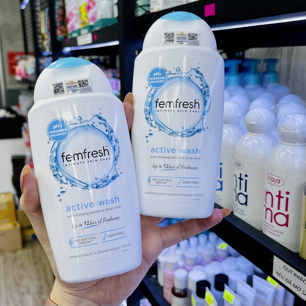 Dung dịch Vệ Sinh Phụ Nữ FEMFRESH Intimate Skin Care UK