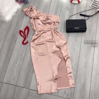 Đầm phi lệch vai xin xò