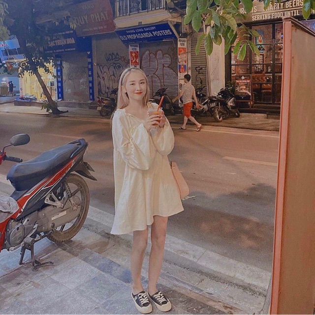 ĐẦM DOLL TRẮNG CỔ BÈO TAY BÍ