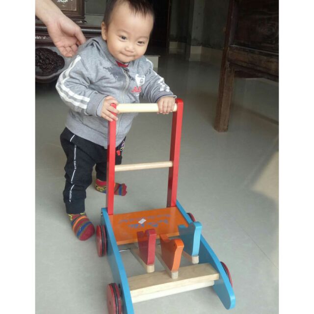 Xe gà tập đi cho bé