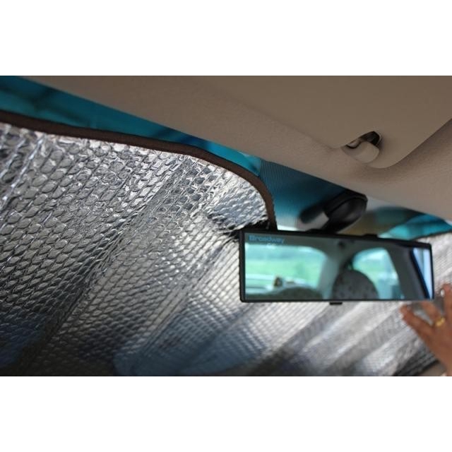 Tấm Che Nắng Gắn Kính Chắn Gió Phía Trước Xe Hơi Hình Hello Kitty