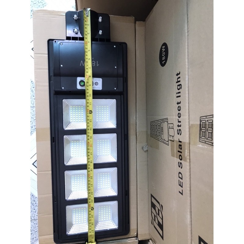 Đèn năng lượng mặt trời liền thể 180w loại cao cấp cảm biến chuyển động có điều khiển từ xa BH 1 năm đổi mới