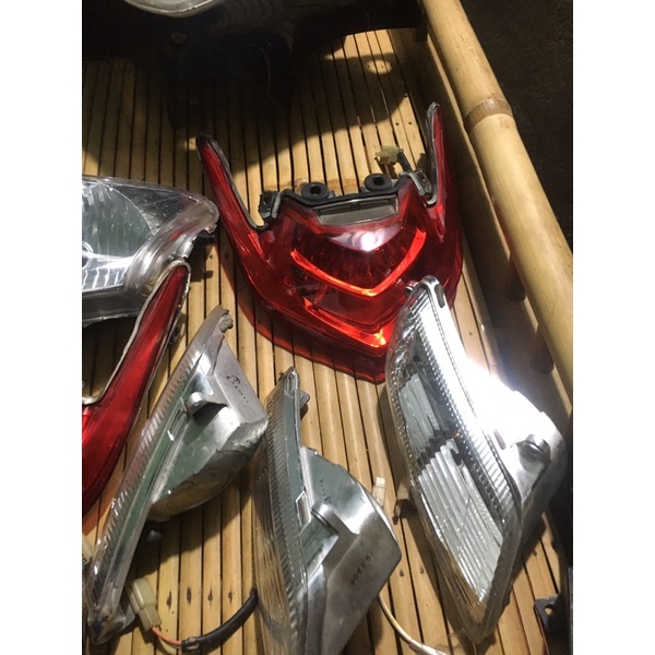 Đèn hậu xe novo lx