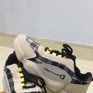 Giày thể thao size 39