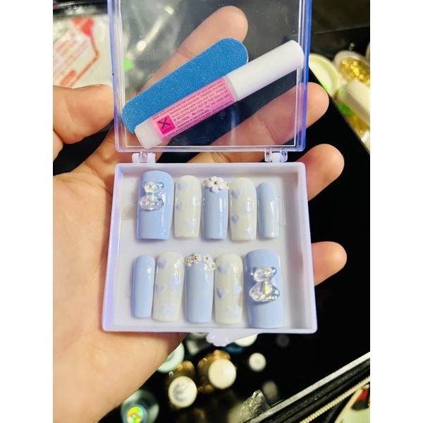 Nail box thiết kế màu xanh gắn gấu tặng kèm keo và dũa