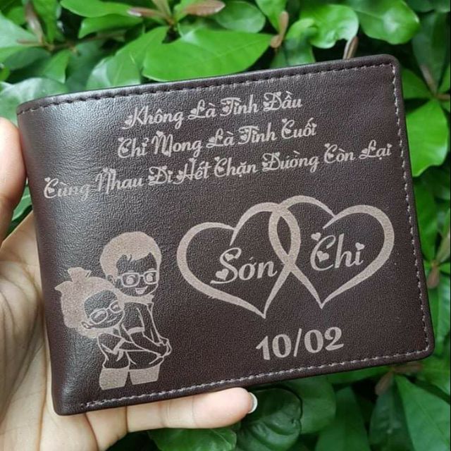 Ví da nam khắc theo yêu cầu