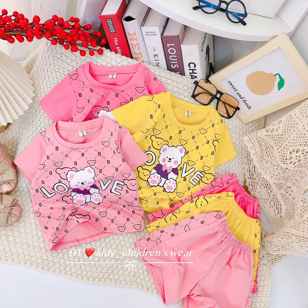 Bộ đồ bé gái in tràn chữ love hình chú gấu ngộ nghĩnh từ 10kg đến 35kg- Bộ quần áo bé gái cộc tay hàng đẹp, thoải mát.