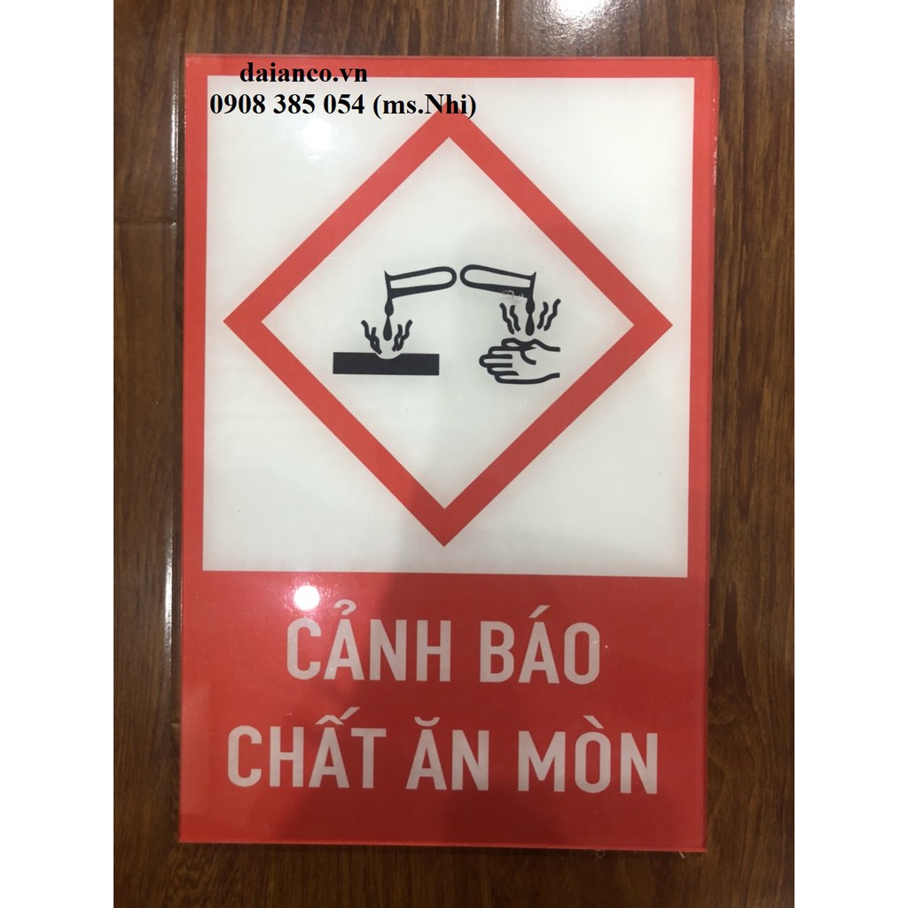 Bảng cảnh báo hóa chất độc hại- Chất liệu Mica dày 3 li dán decal- Kích cỡ 20x30 - Hình thật, hàng sẵn
