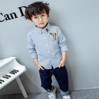 Set áo sơ mi kẻ sọc thêu hình hươu cao cổ + quần jean dài xinh xắn cho bé trai