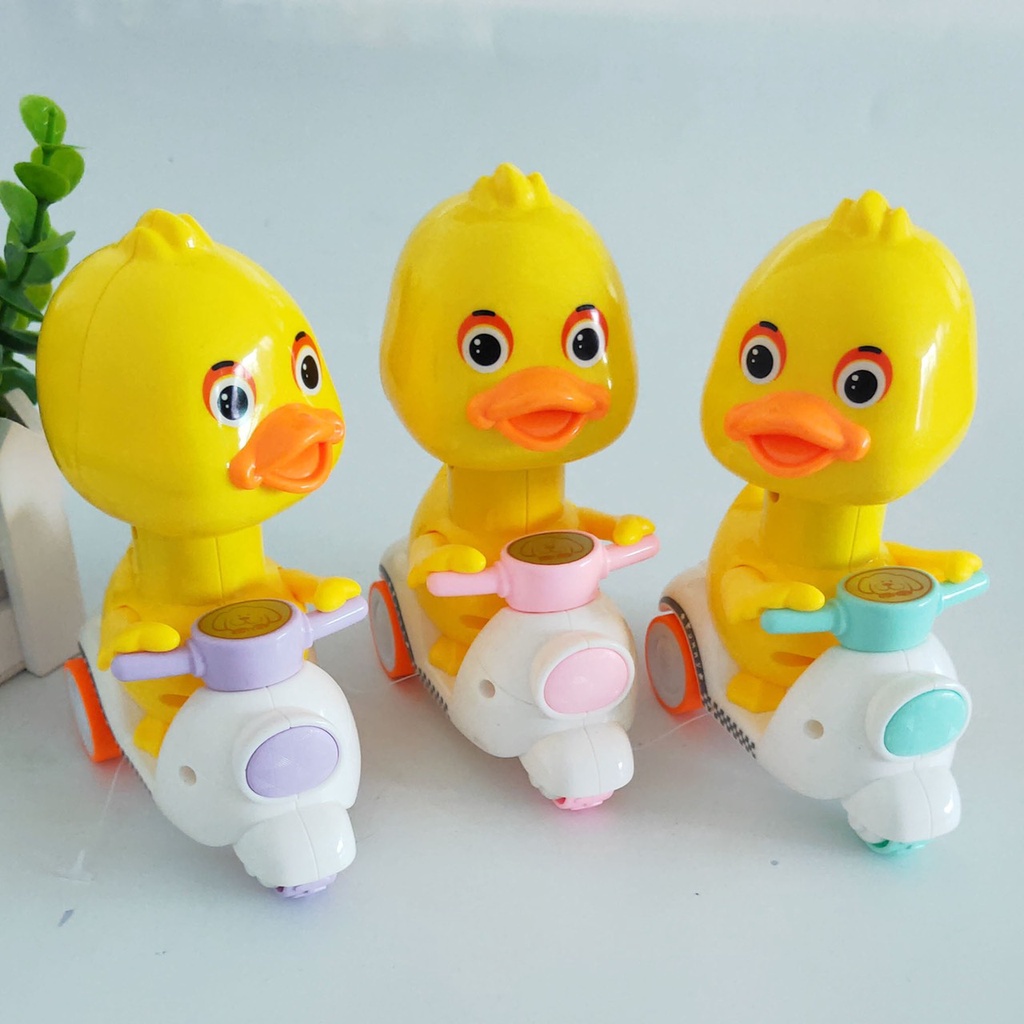 Đồ chơi vịt chạy xe máy Bi's House, chỉ cần nhấn xuống vịt sẽ chạy siêu nhanh