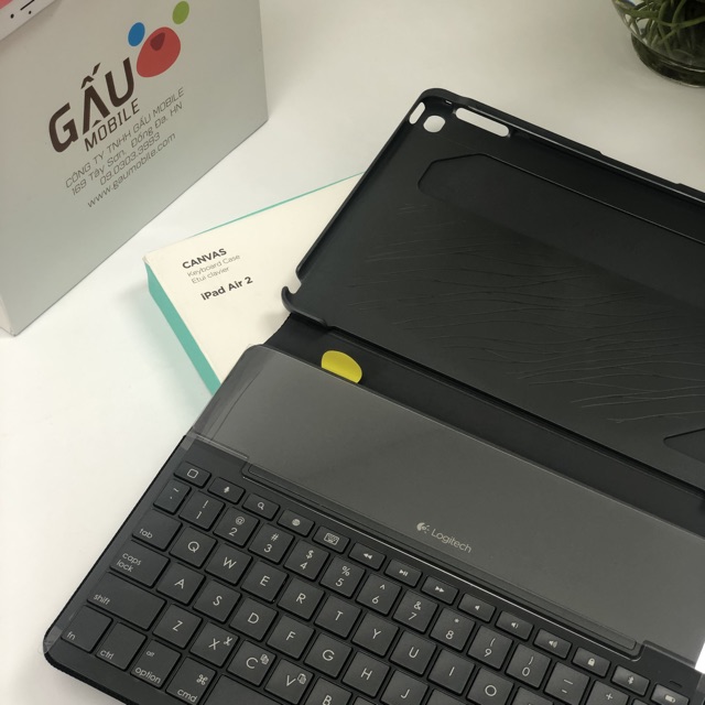 Bàn phím bluetooth Logitech Canvas cho iPad 9.7”