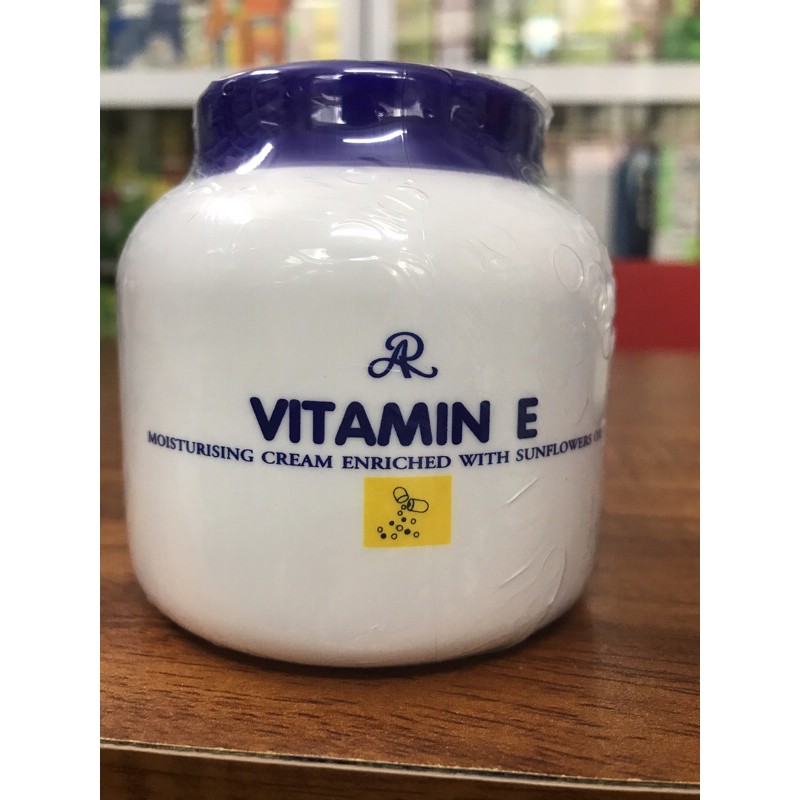 Kem Bôi Dưỡng Ẩm Vitamin E Thái 200g