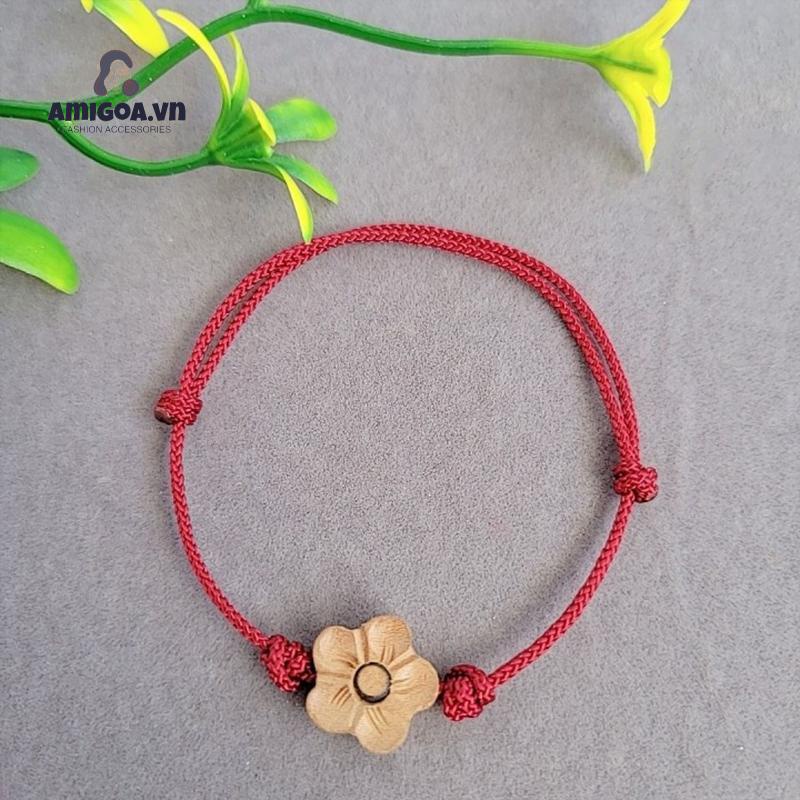 ✨✨Vòng Đeo Tay May Mắn Dây Bện Mặt Gỗ Đào Chạm Khắc Hoa Mận Xinh Xắn