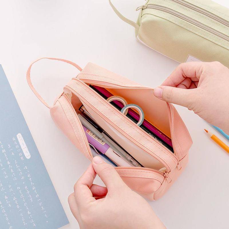 ⭐ iLado ⭐  Hộp đựng bút chì học sinh hộp bút chì màu đặc cute túi nilong chủ đề nhân vật túi zip nhỏ hộp vải đựng đồ Hộp đựng hộp bút hologram bút cute bọc zip tiểu an văn phòng phẩm Đa Dụng túi đựng đồ dùng cá nhân hình