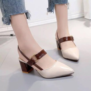 Giày gót vuông hở gót phong cách Hàn