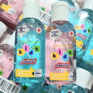 Gel rửa tay khô bỏ túi từ Nga Sanitelle Kids