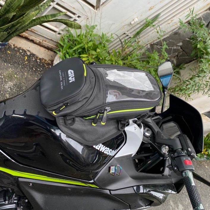 Túi Hít Bình Xăng Givi EA138 Chính Hãng - Túi Chống Nước, Tiện Lợi, Đa Năng