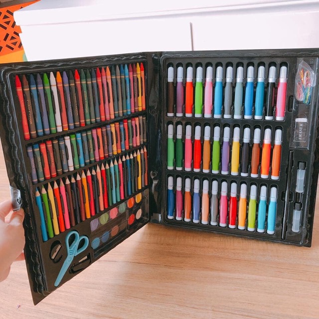 Hộp bút màu 150 chi tiết cho bé