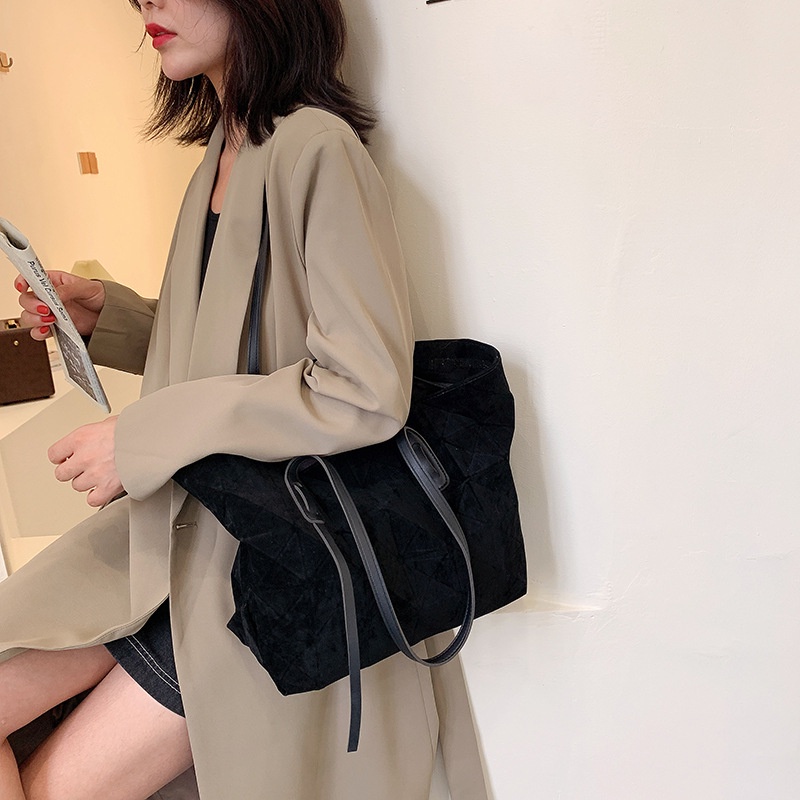 Túi xách IELGY sức chưa lớn kết cấu thời trang dạo phố sang trọng cho nữ