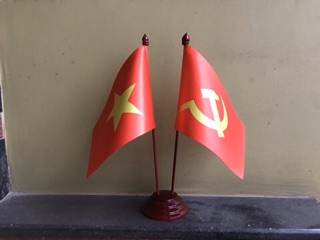 Cờ để bàn Đảng việt