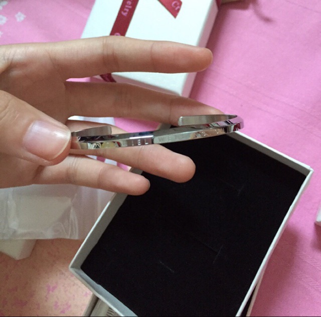 VÒNG ĐÔI KHẮC CHỮ THEO YÊU CẦU VÒNG TITAN CAO CẤP KHÔNG GỈ KHÔNG BAY MÀU VKC22H622 | BigBuy360 - bigbuy360.vn