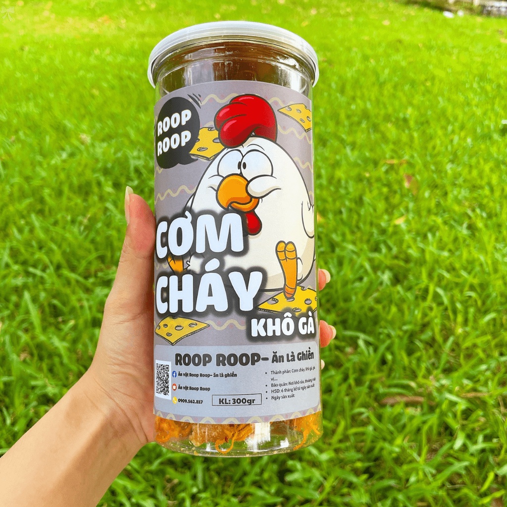 Cơm cháy mắm hành lắc khô gà lá chanh 300g ROOPROOP đồ ăn vặt Sài Gòn ngon rẻ an toàn vệ sinh | BigBuy360 - bigbuy360.vn