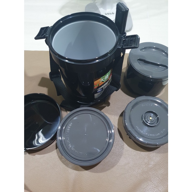 Hộp cơm giữ nhiệt 3 ngăn Thái Lan Zojirushi SL-GH18 dung tích 1,27L