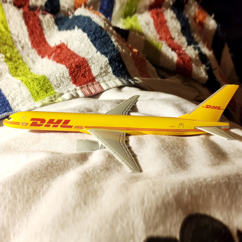 Mô hình máy bay vận chuyển DHL Airlines Boeing 757 B757 bằng kim loại 16CM