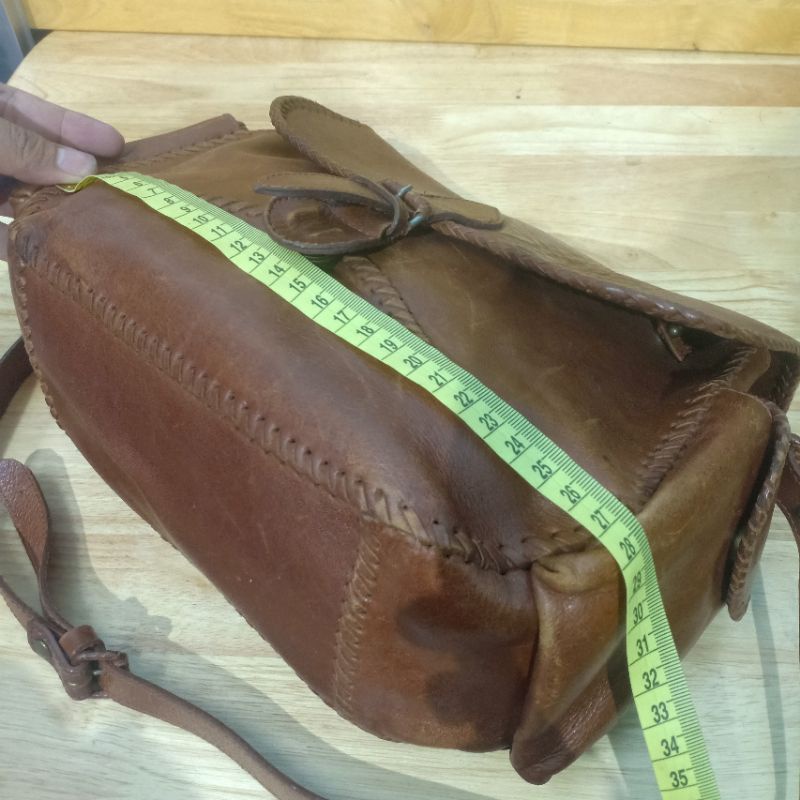 Túi đeo chéo da mộc secondhand  300312