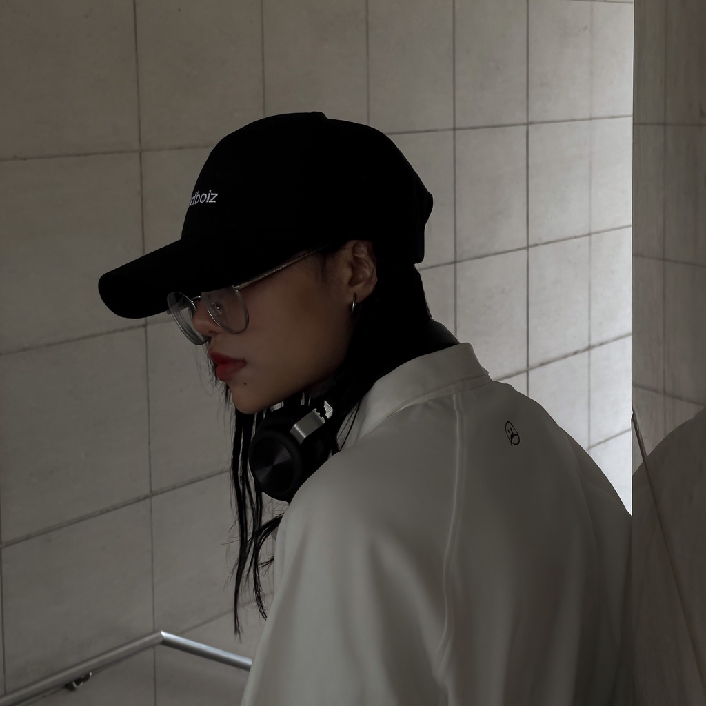 Áo polo SB Lowkey màu trắng đen