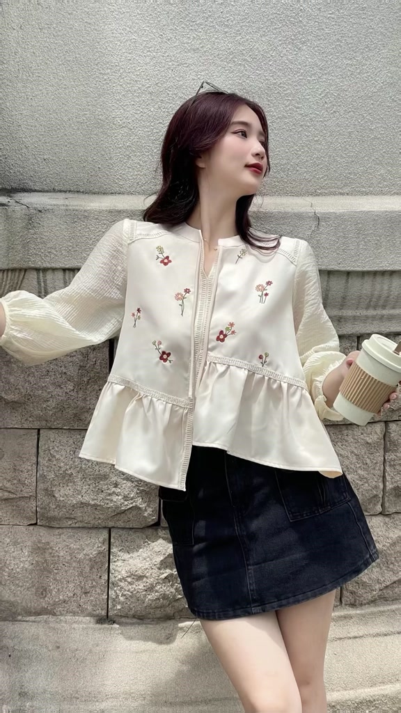 Áo Babydoll Kem ODS thiết kế, thêu hoa 2 bên thân, bèo 1 tầng, tay phồng lỡ, thời trang, trẻ trung - SIA43 | BigBuy360 - bigbuy360.vn