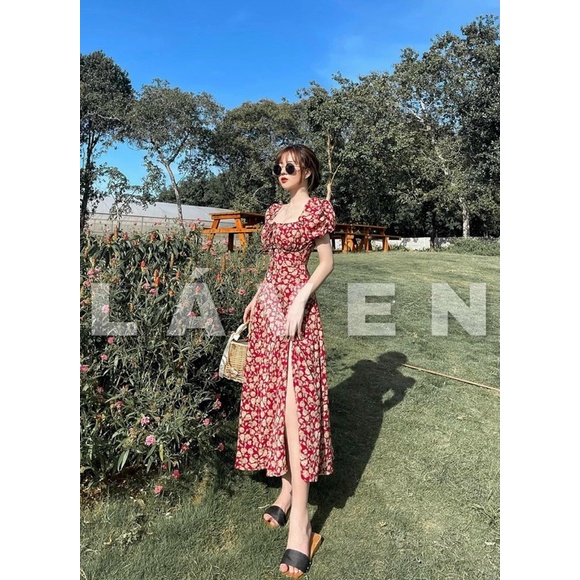 Đầm hoa nhún ngực hoạ tiết hoa hồng nền đỏ | BigBuy360 - bigbuy360.vn