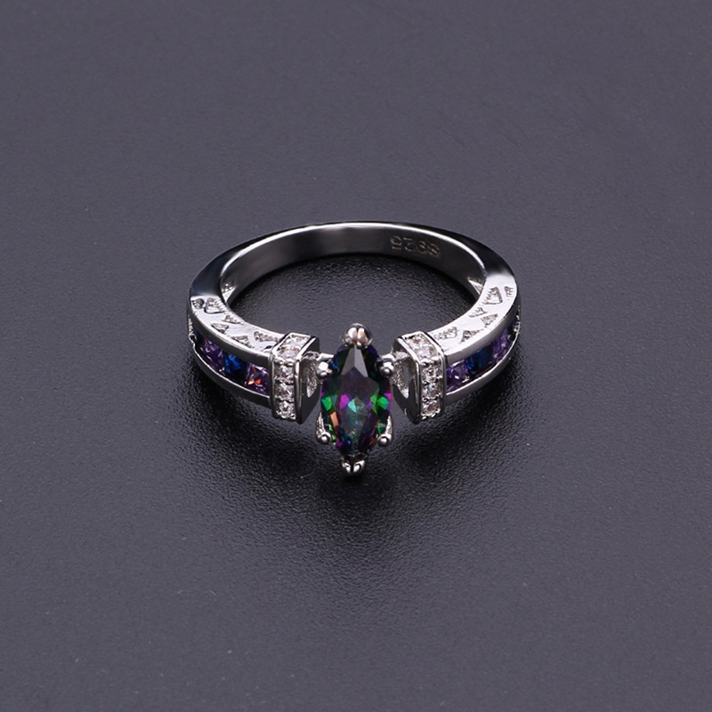 Nhẫn hình oval đính đá zircon độc đáo thời trang