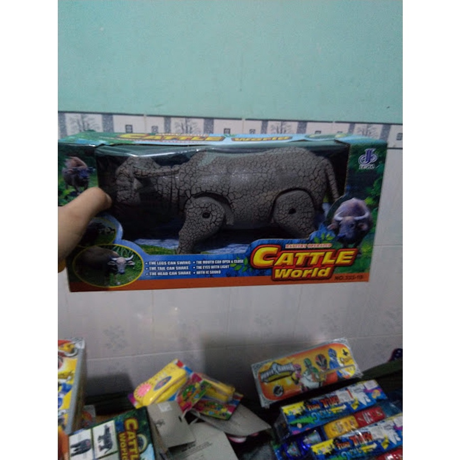 Đồ chơi mô hình con trâu pin