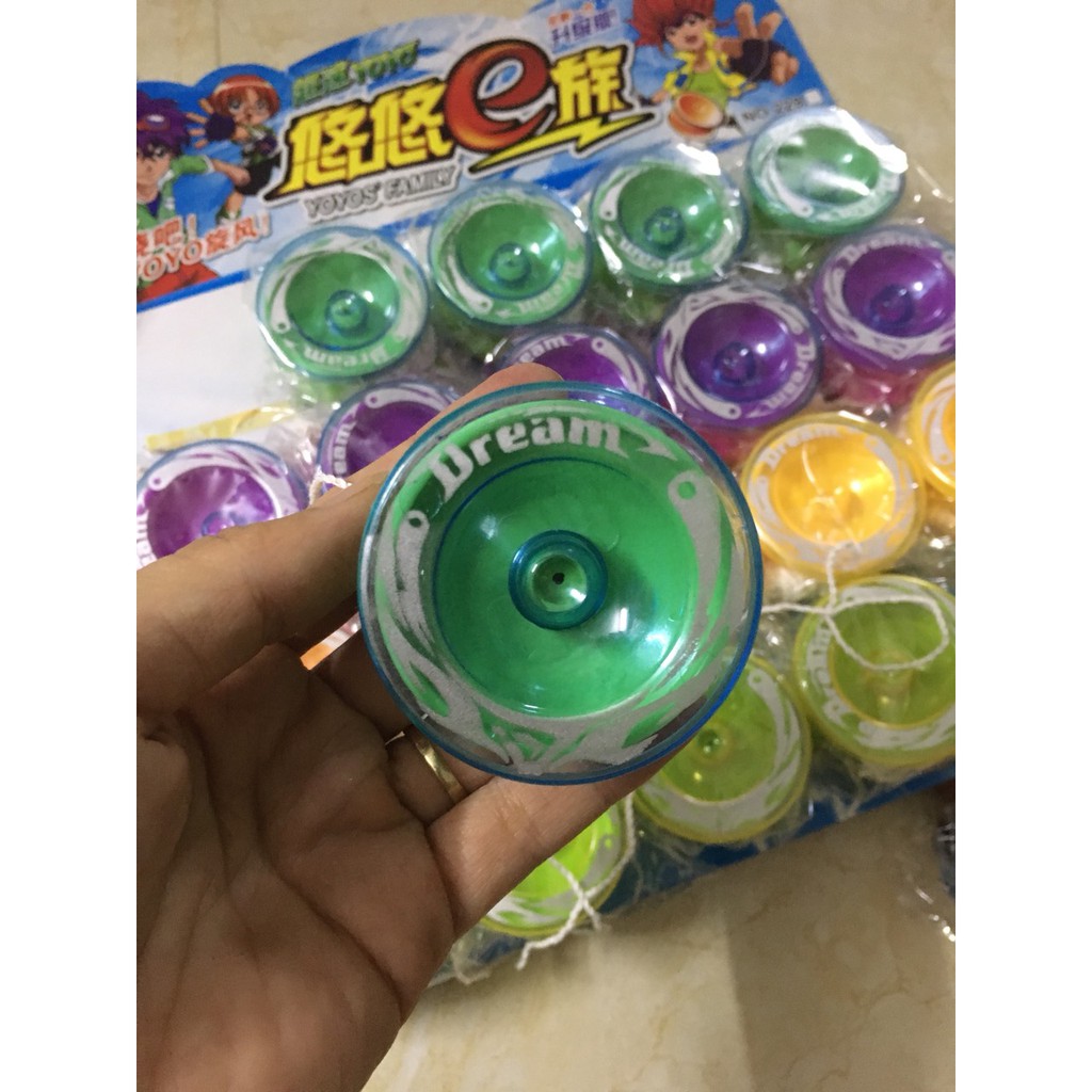 Con quay yoyo nhựa đồ chơi trẻ em