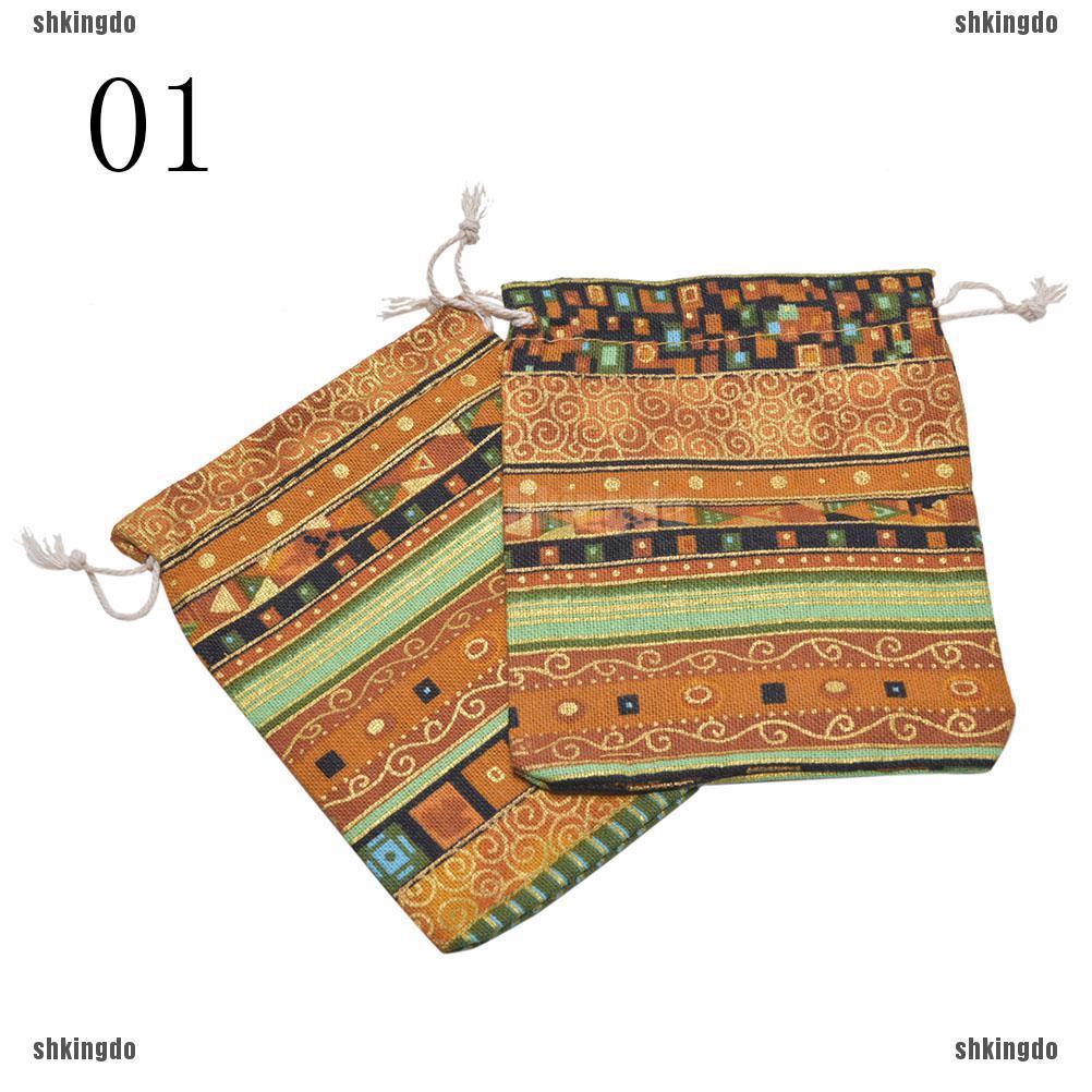 3 chiếc túi dây rút phong cách thổ cẩm độc đáo