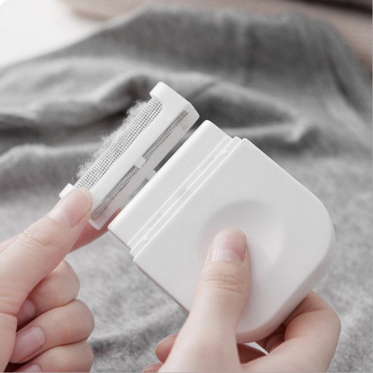 Cây Lăn Bụi Quần Áo Mini Tiện Lợi