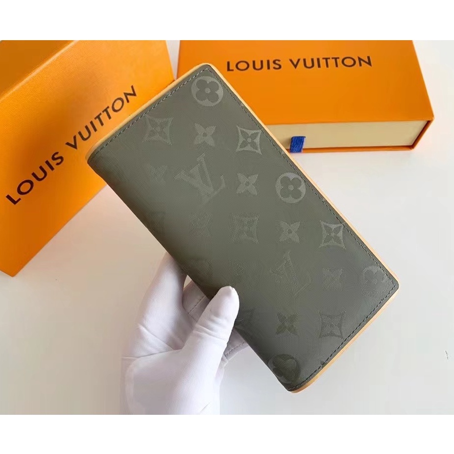 Sẵn sàng giao hàng Ví dài nam mới của Louis Vuitton LV có hộp