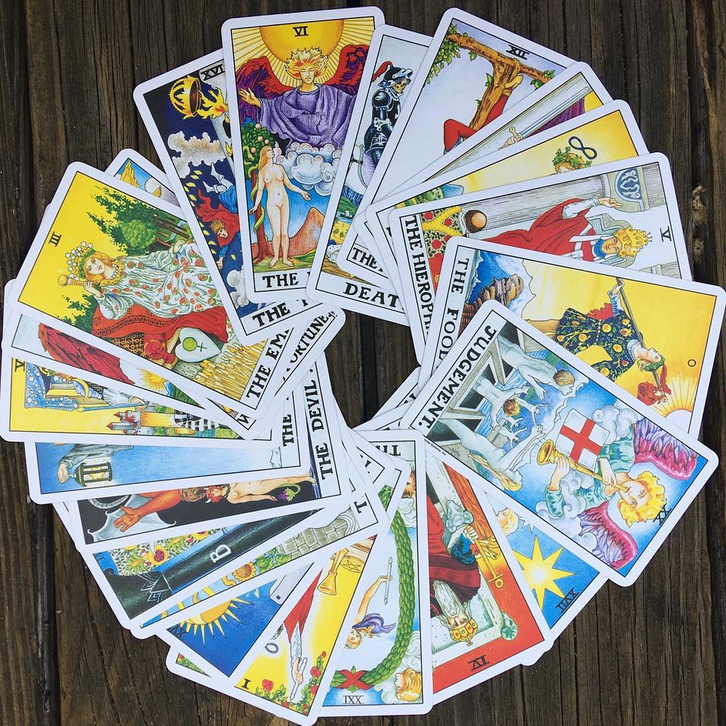 Bài Universal Waite Tarot in Tin