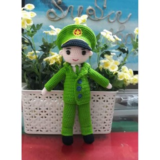 Chú Công an móc bằng len size 30cm