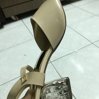 Thanh lý giày cao cấp các loại