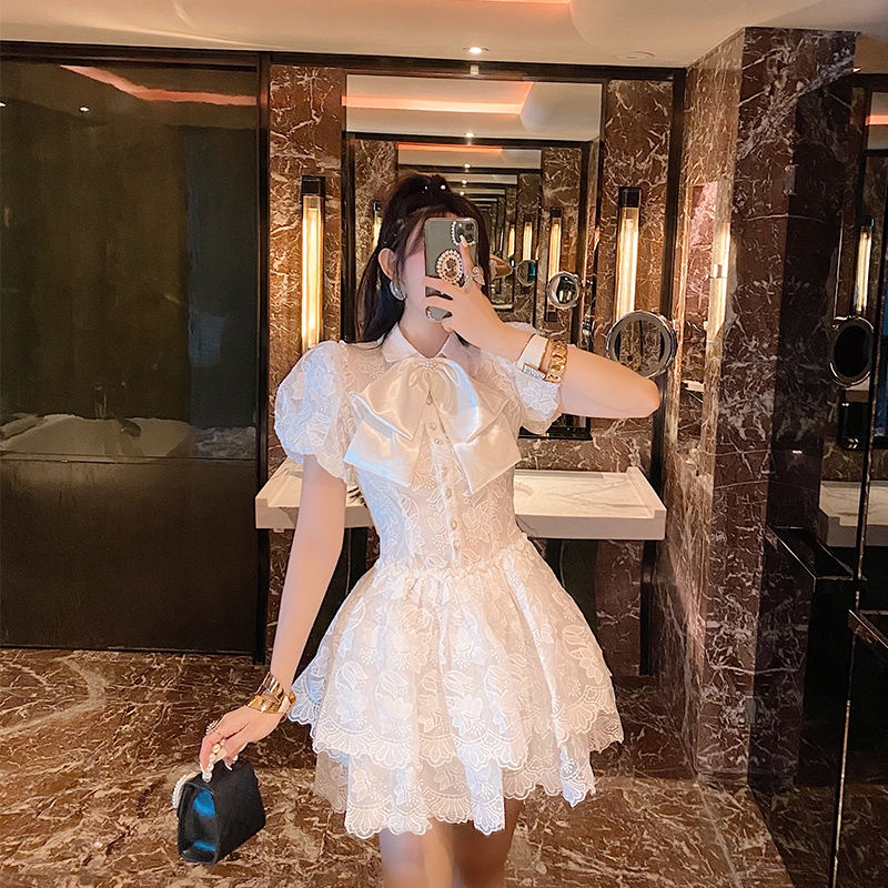 Đầm công chúa dáng ôm tay phồng phong cách Pháp thanh lịch