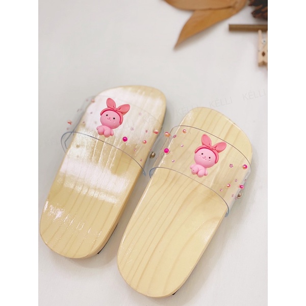 Guốc gỗ siêu đáng yêu