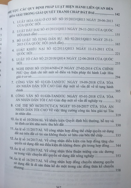 Sách: Hòa giải trong giải quyết tranh chấp đất đai ở Việt Nam hiện nay | BigBuy360 - bigbuy360.vn